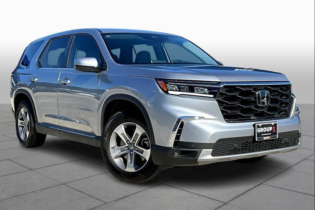 used 2025 Honda Pilot car, priced at $42,980