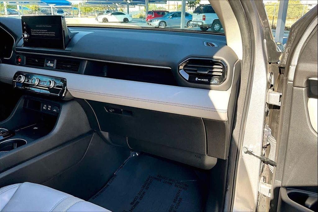 used 2025 Honda Pilot car, priced at $42,980