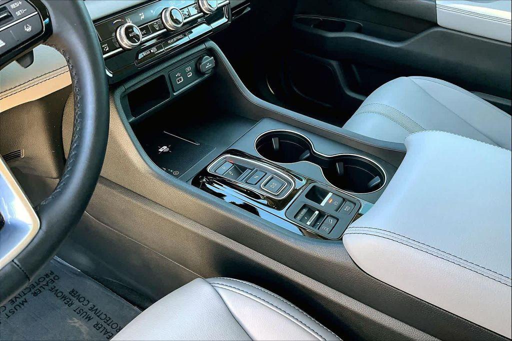 used 2025 Honda Pilot car, priced at $42,980