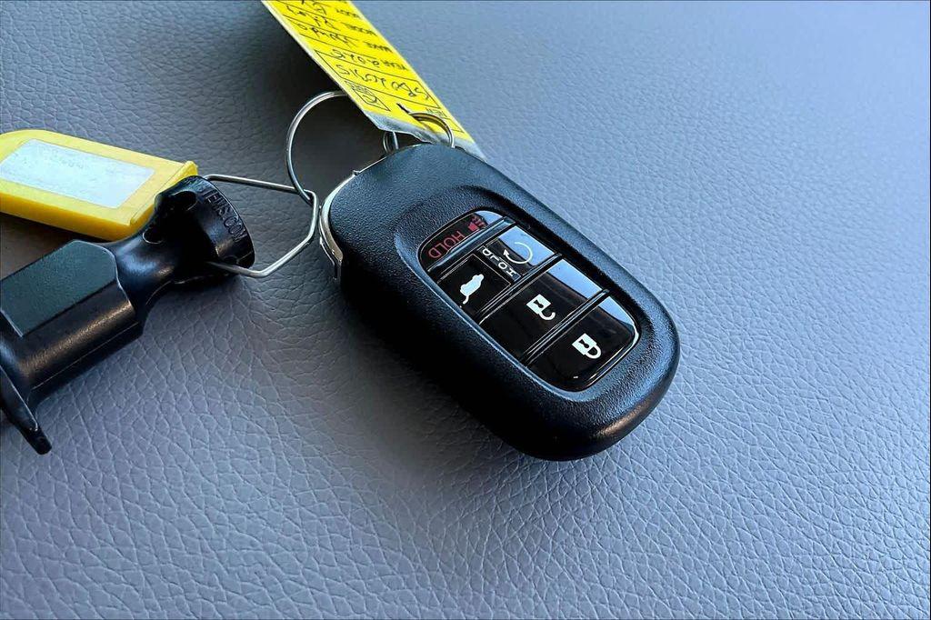 used 2025 Honda Pilot car, priced at $42,980