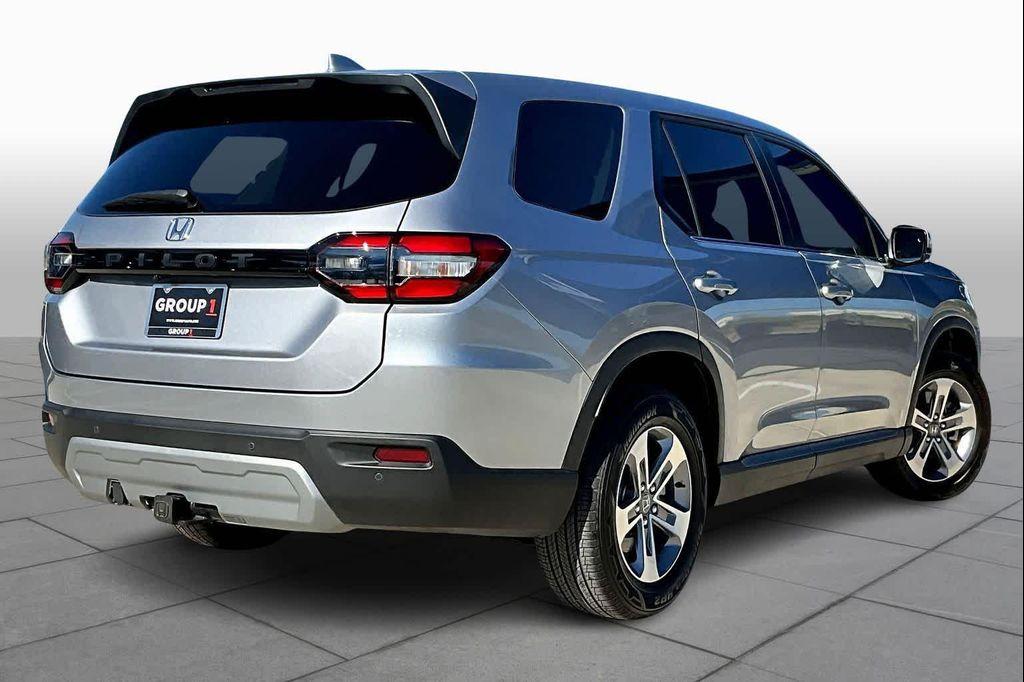 used 2025 Honda Pilot car, priced at $42,980