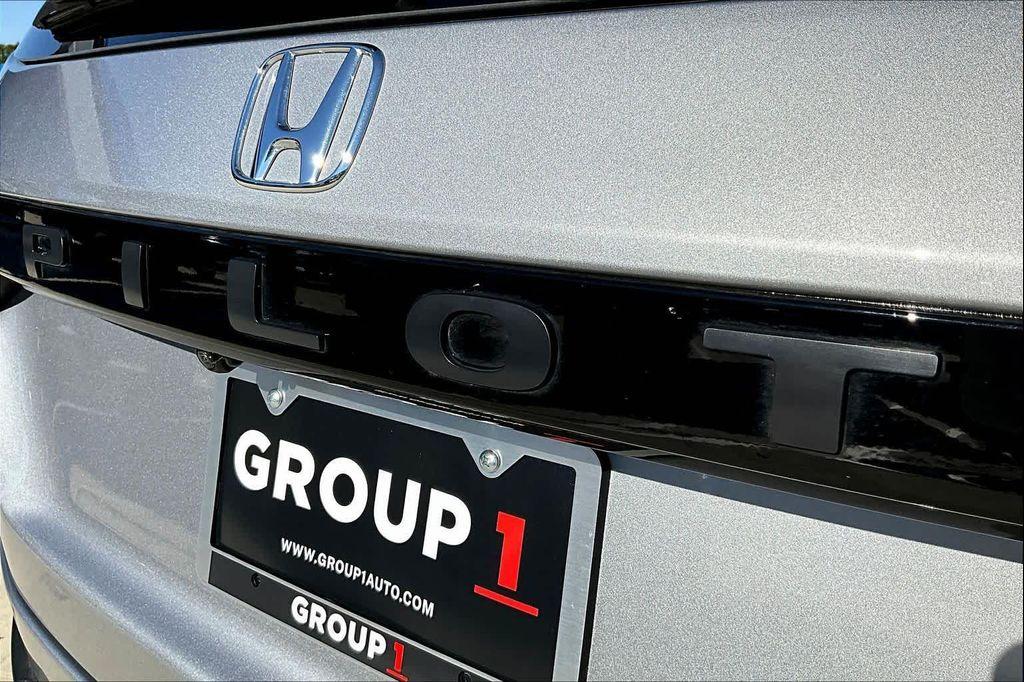 used 2025 Honda Pilot car, priced at $42,980