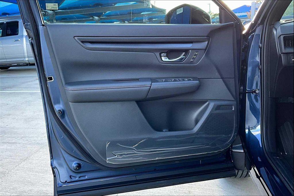 new 2026 Honda CR-V Hybrid car, priced at $41,675