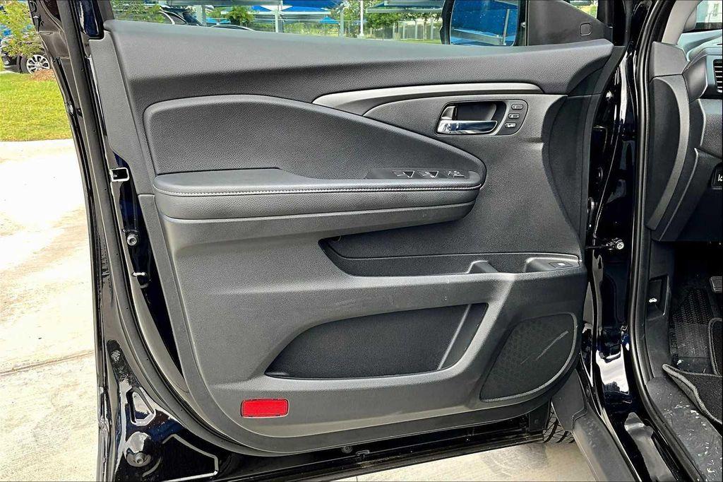 new 2025 Honda Ridgeline car, priced at $44,375
