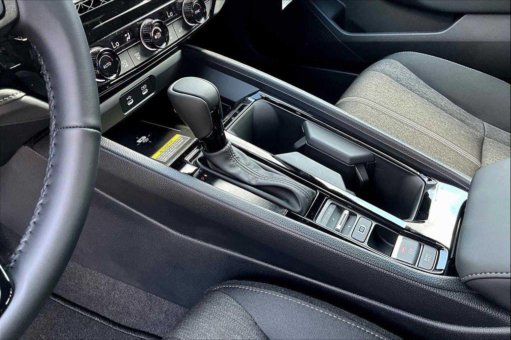 new 2025 Honda Accord Hybrid car, priced at $35,305