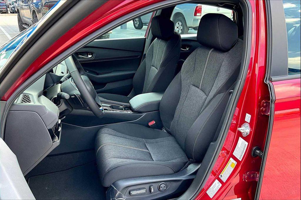 new 2025 Honda Accord Hybrid car, priced at $35,305