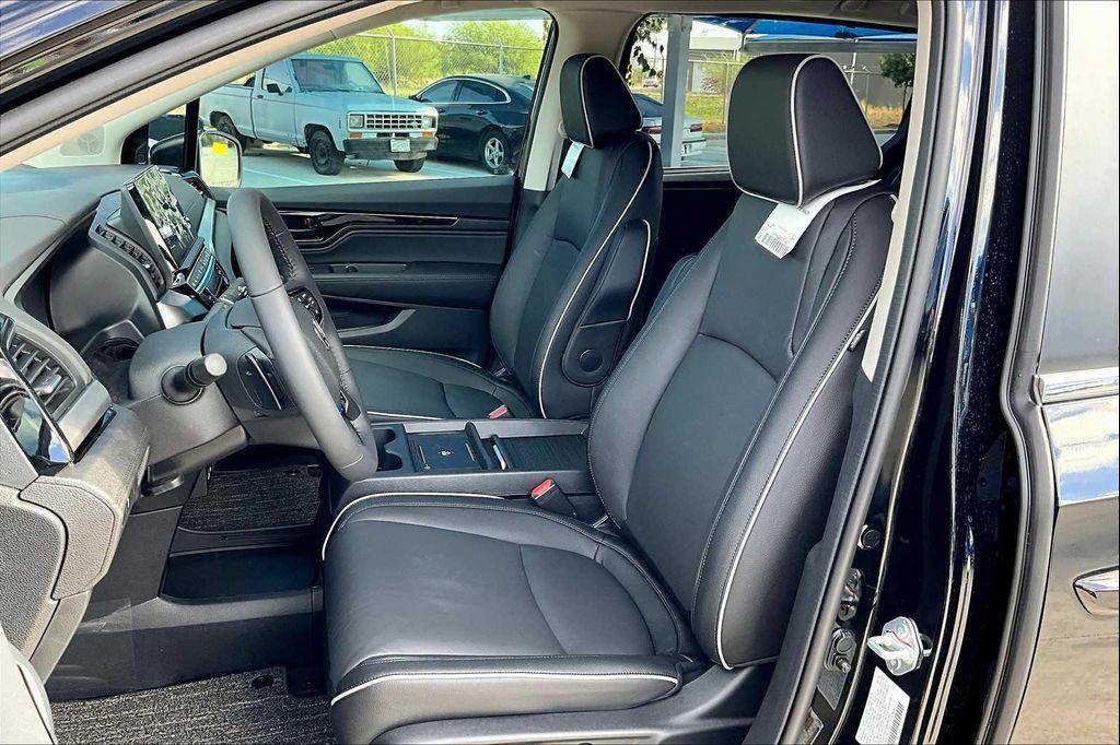 new 2026 Honda Odyssey car, priced at $48,990