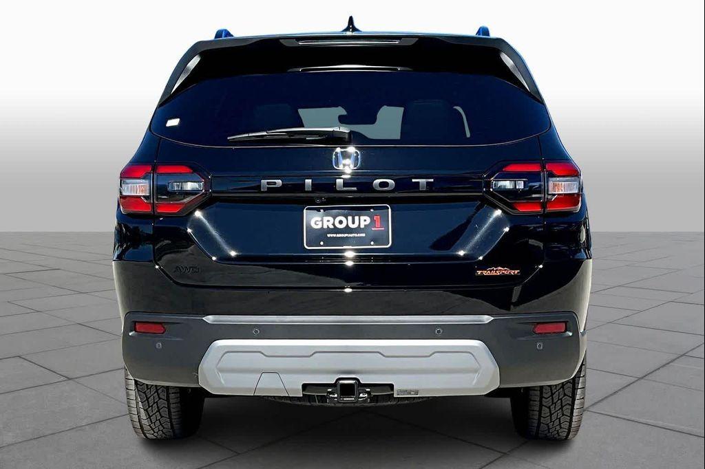 new 2025 Honda Pilot car, priced at $50,895