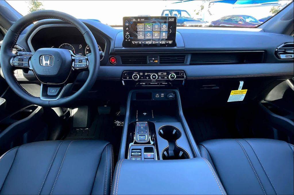 new 2025 Honda Pilot car, priced at $50,895