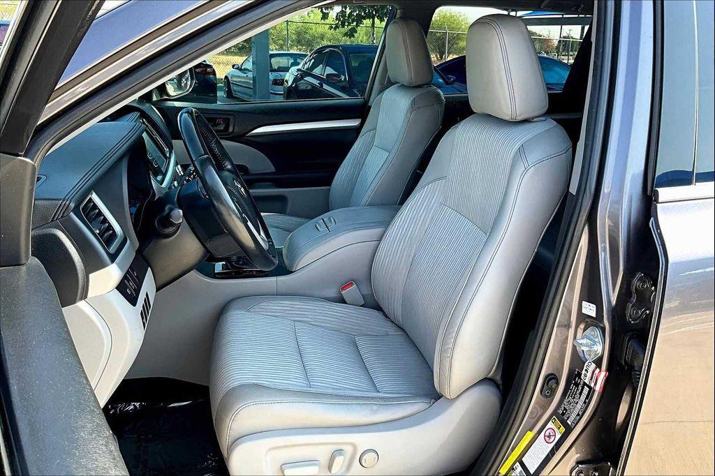 used 2019 Toyota Highlander car, priced at $18,675