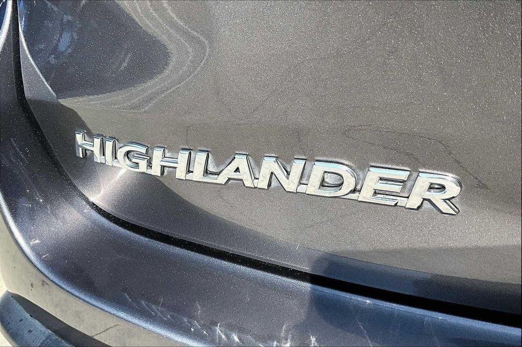 used 2019 Toyota Highlander car, priced at $18,675