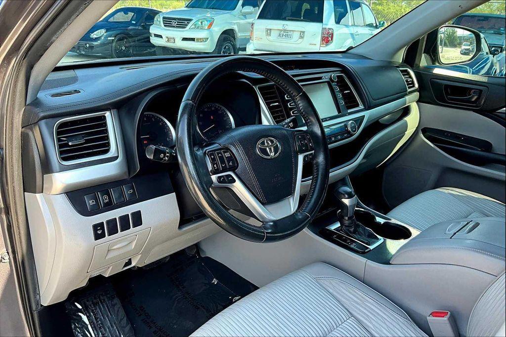 used 2019 Toyota Highlander car, priced at $18,675