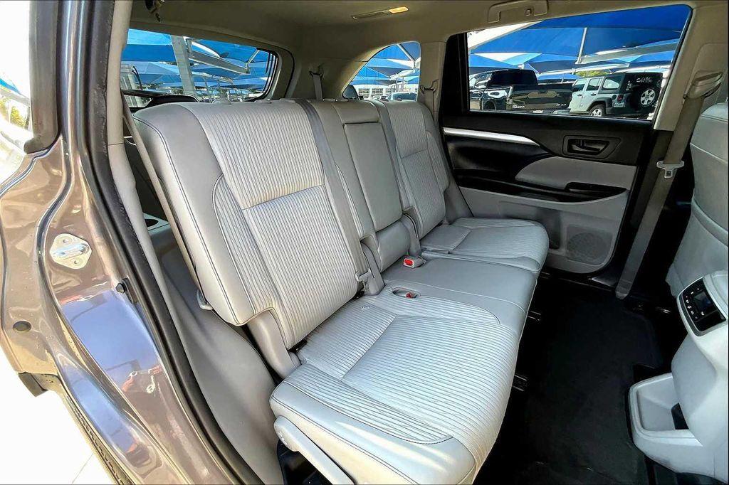 used 2019 Toyota Highlander car, priced at $18,675