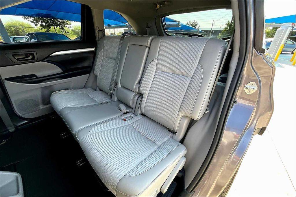 used 2019 Toyota Highlander car, priced at $18,675