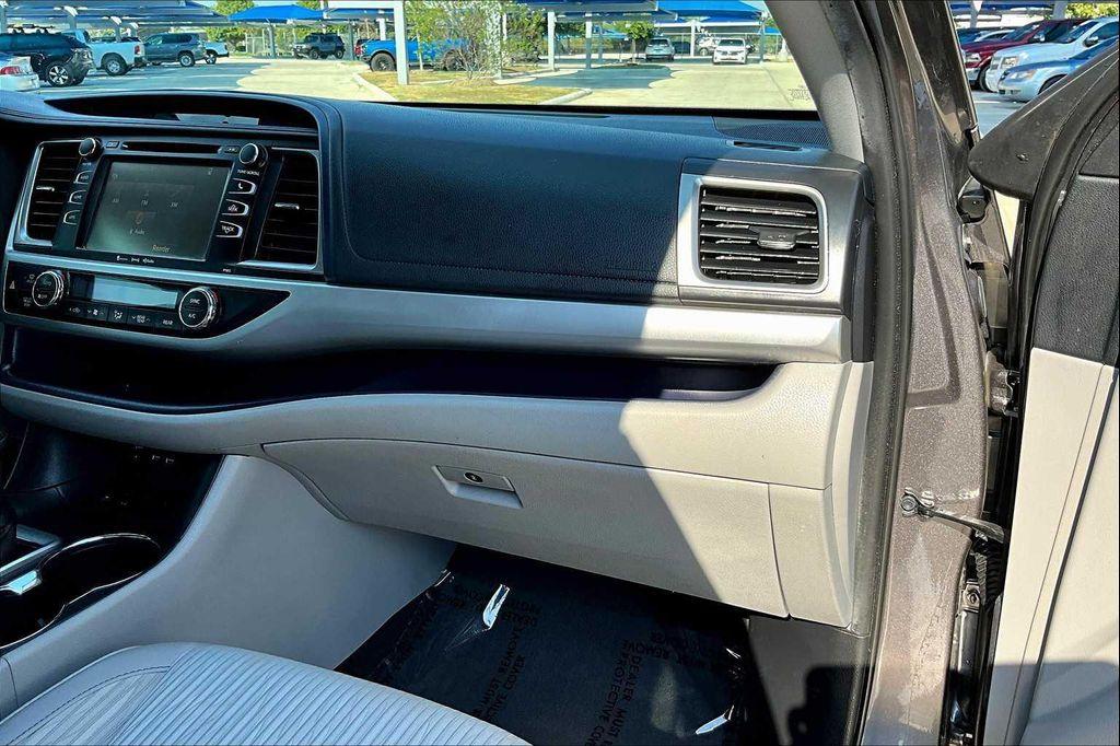 used 2019 Toyota Highlander car, priced at $18,675