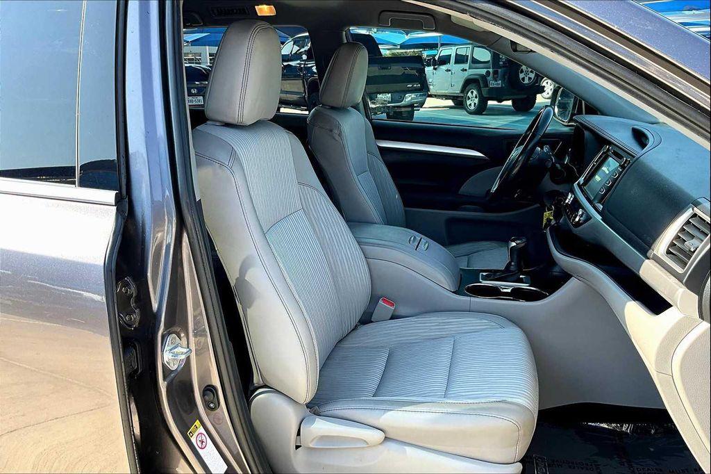 used 2019 Toyota Highlander car, priced at $18,675