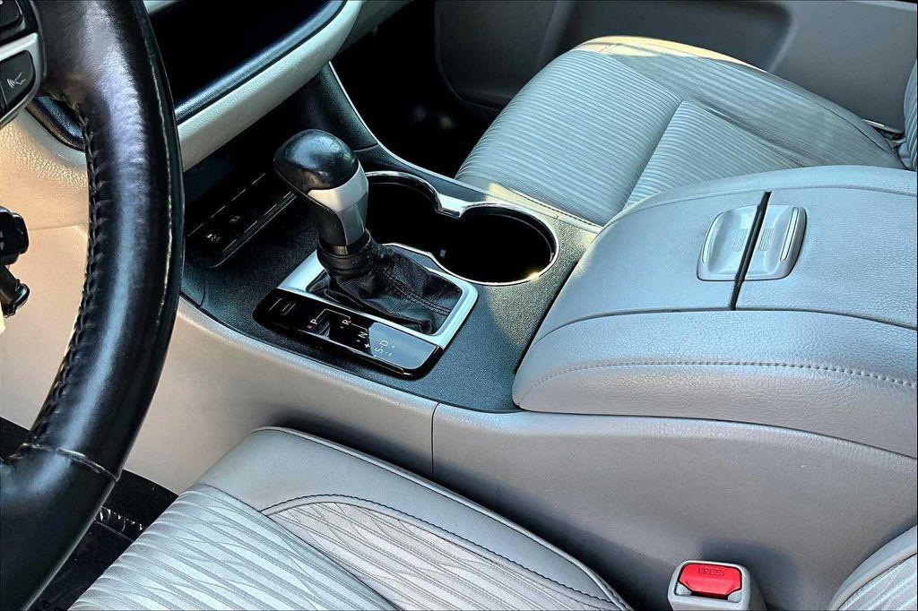 used 2019 Toyota Highlander car, priced at $18,675