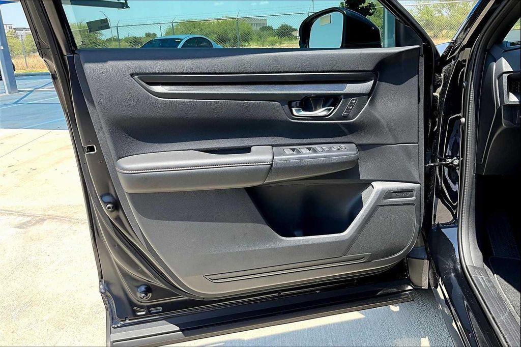new 2026 Honda CR-V Hybrid car, priced at $39,640