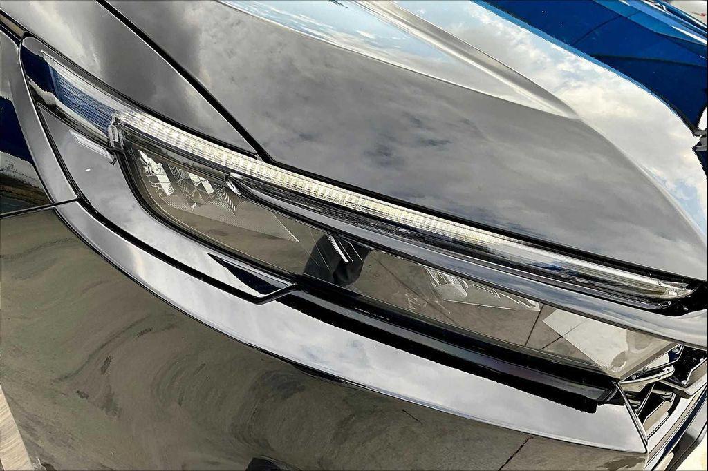 new 2026 Honda CR-V Hybrid car, priced at $39,877