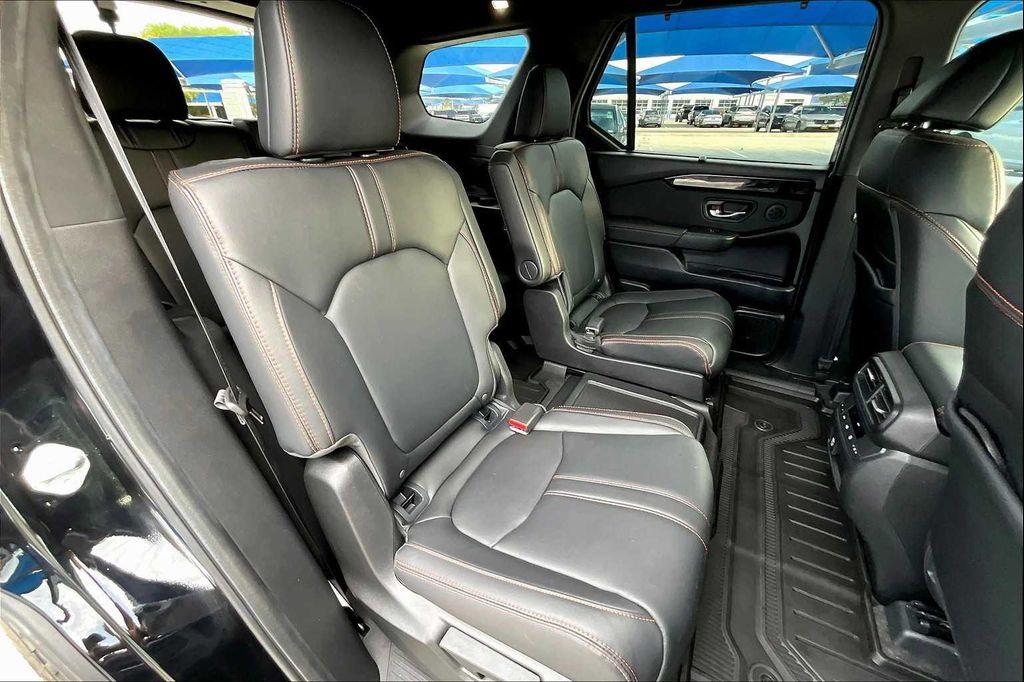 used 2025 Honda Pilot car, priced at $42,984