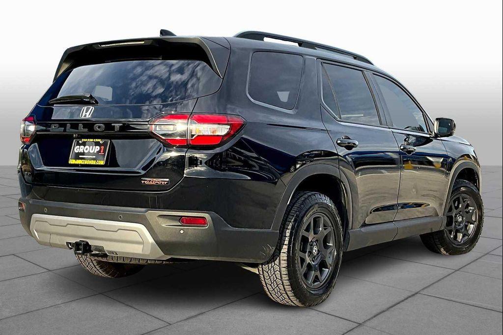 used 2025 Honda Pilot car, priced at $42,984