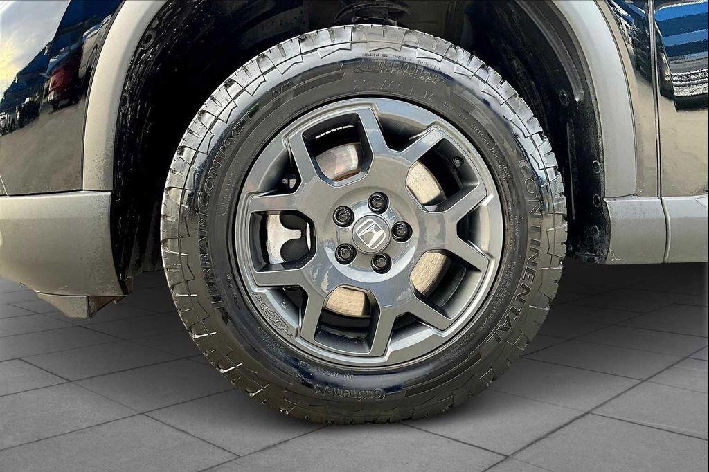 used 2025 Honda Pilot car, priced at $42,984