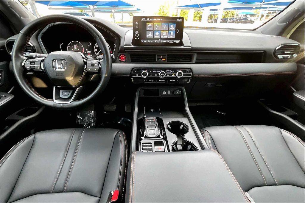 used 2025 Honda Pilot car, priced at $42,984