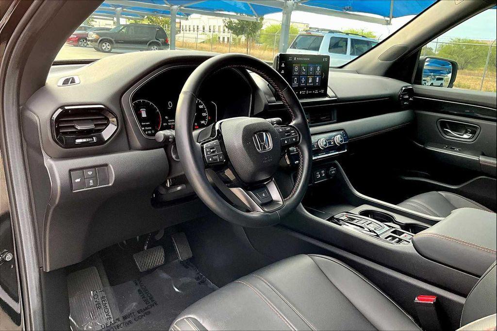 used 2025 Honda Pilot car, priced at $42,984