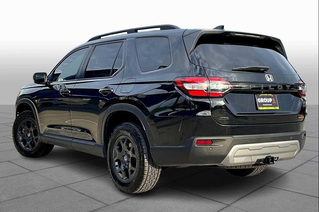 used 2025 Honda Pilot car, priced at $42,984
