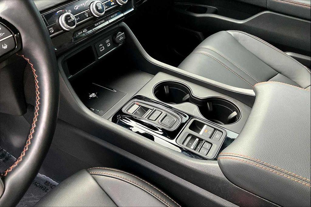 used 2025 Honda Pilot car, priced at $42,984