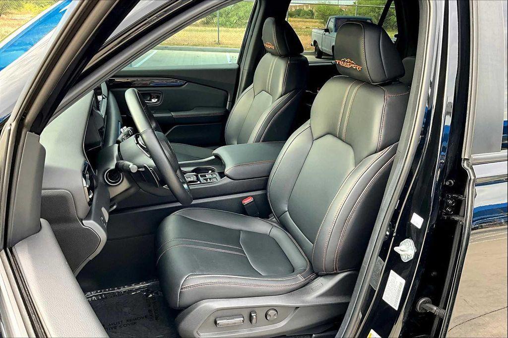 used 2025 Honda Pilot car, priced at $42,984