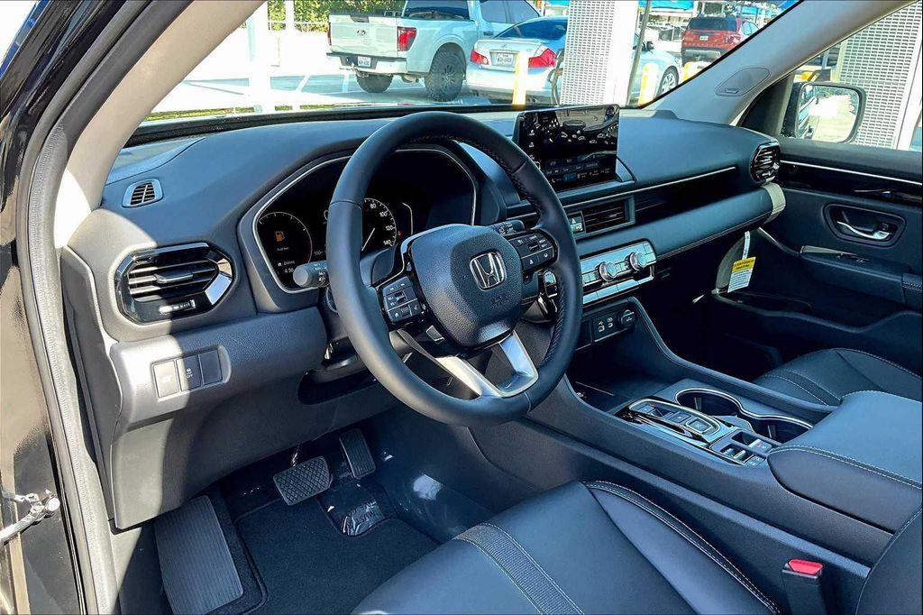 new 2025 Honda Pilot car, priced at $52,995