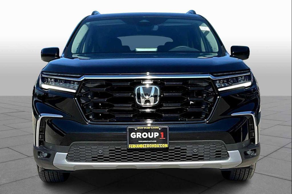 new 2025 Honda Pilot car, priced at $52,995