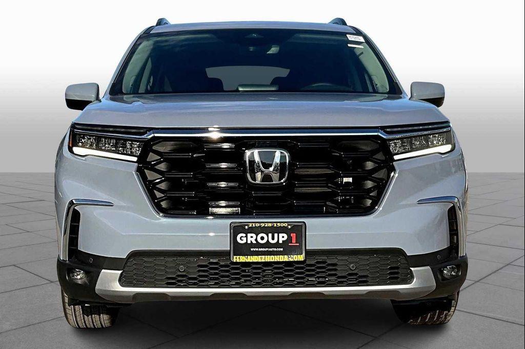 new 2025 Honda Pilot car, priced at $51,350
