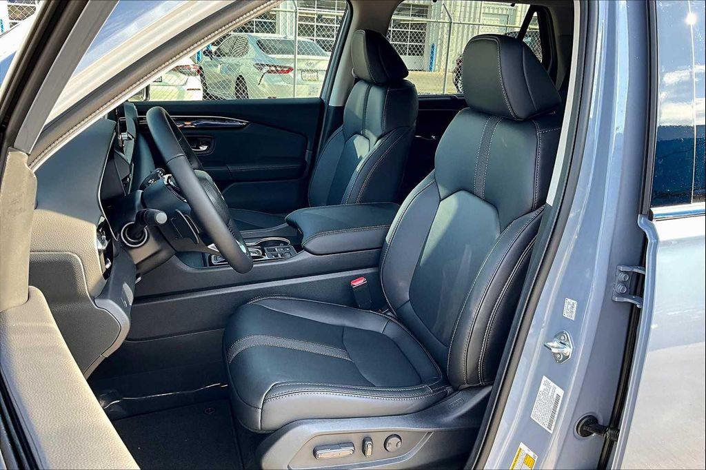 new 2025 Honda Pilot car, priced at $51,350