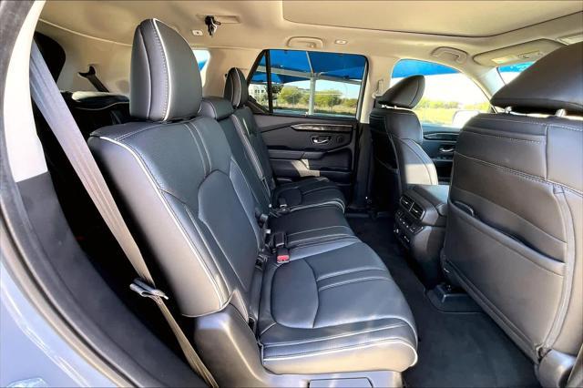 used 2025 Honda Pilot car, priced at $50,625