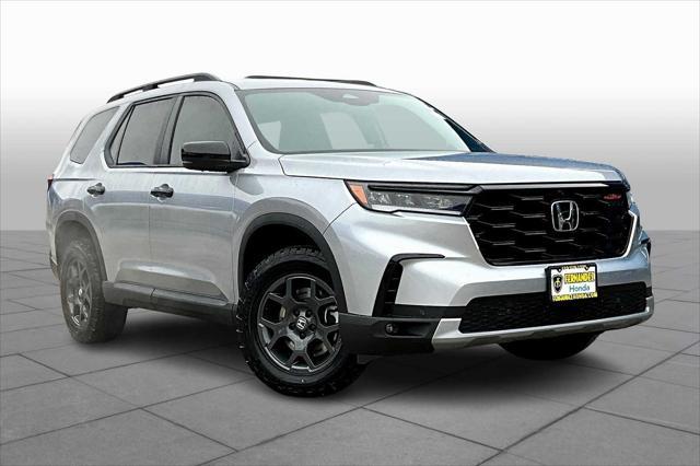 new 2025 Honda Pilot car, priced at $48,697