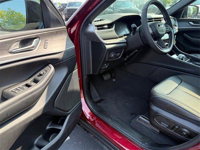 new 2025 Jeep Grand Cherokee car, priced at $48,749