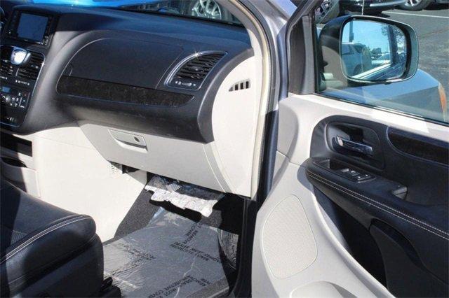 used 2014 Chrysler Town & Country car, priced at $9,762