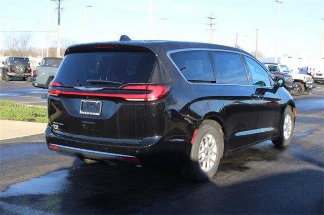 new 2025 Chrysler Pacifica car, priced at $44,457