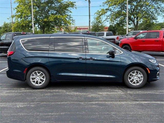 new 2025 Chrysler Pacifica car, priced at $43,141