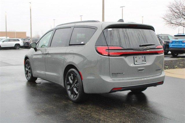 new 2025 Chrysler Pacifica car, priced at $47,700