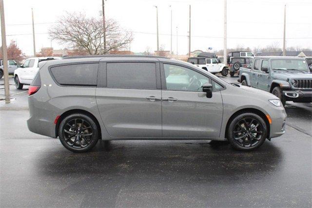 new 2025 Chrysler Pacifica car, priced at $47,700