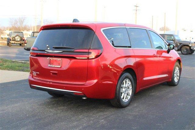 new 2025 Chrysler Pacifica car, priced at $41,975