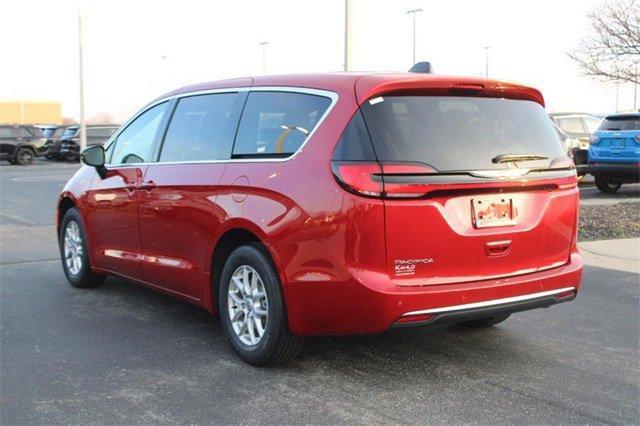 new 2025 Chrysler Pacifica car, priced at $41,975