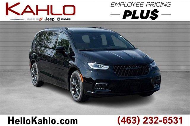 new 2025 Chrysler Pacifica car, priced at $43,270
