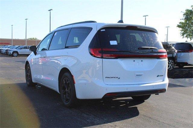 new 2024 Chrysler Pacifica Hybrid car, priced at $50,069