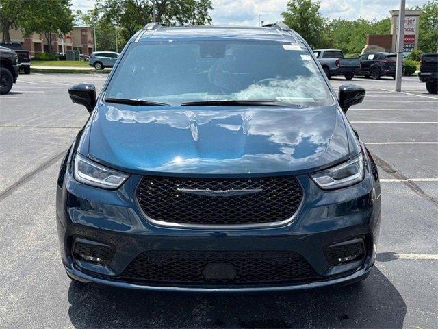 new 2025 Chrysler Pacifica car, priced at $49,675