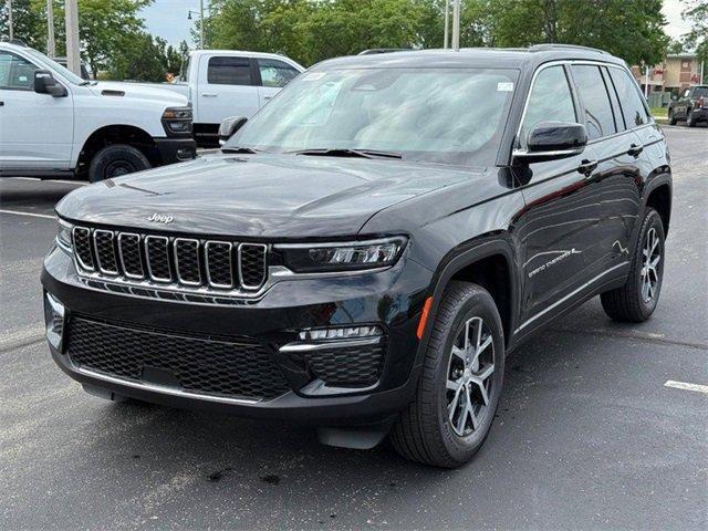 new 2025 Jeep Grand Cherokee car, priced at $43,390