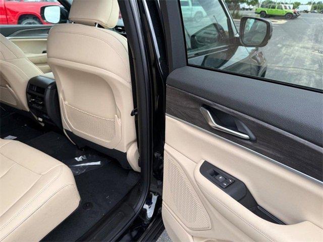 new 2025 Jeep Grand Cherokee car, priced at $43,390